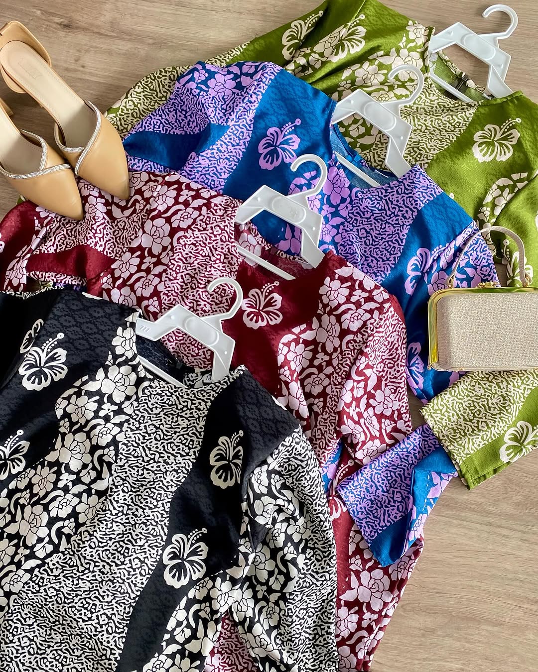 Kurung Curve Inai