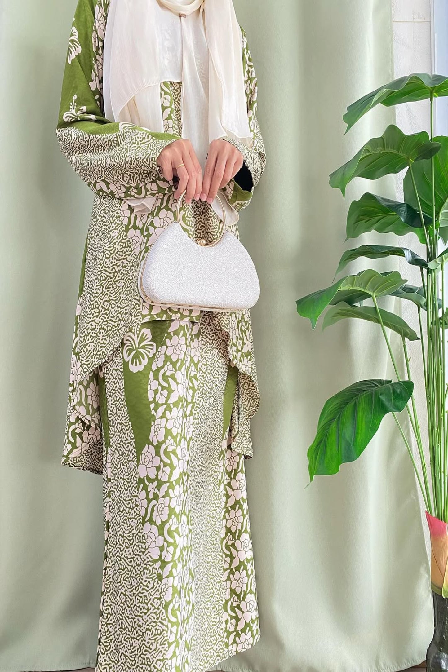 Kurung Curve Inai