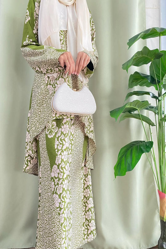 Kurung Curve Inai